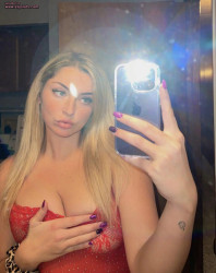 [Image: DF427_(3).jpg]