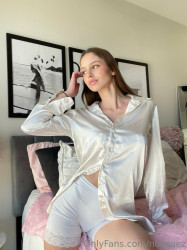 [Image: _@RisqueMega_(41)_(2).jpg]