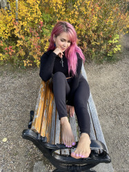 [Image: @RisqueMega_140.jpg]